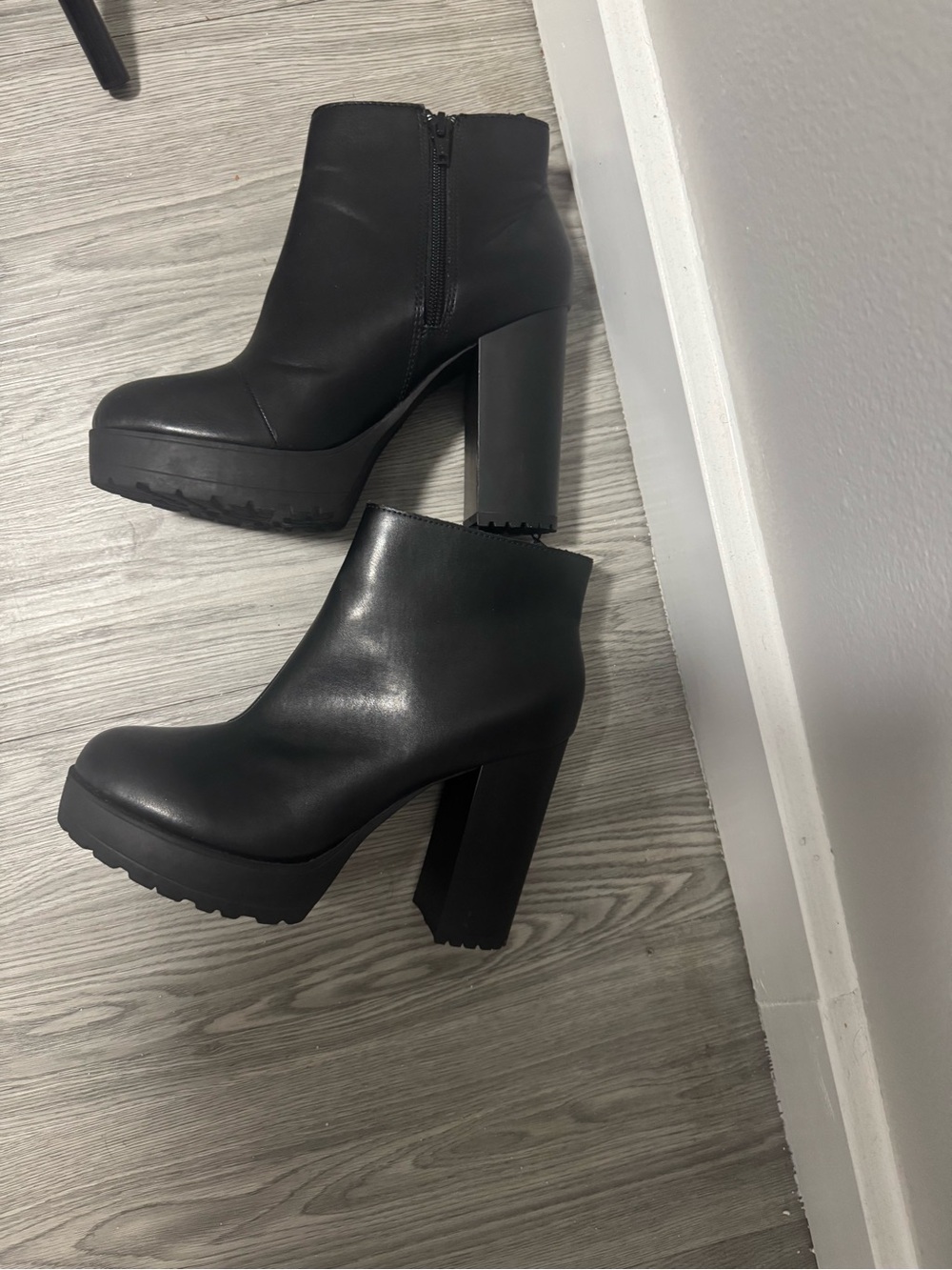 Divided by H&M Black Faux Leather Chunky Platform Ankle Boots - Size 39 (US 8)
